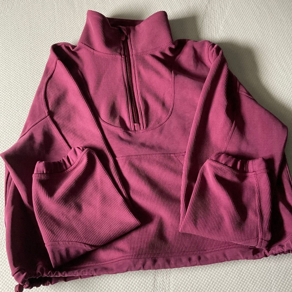 Lululemon Scuba Pullover in Size 8